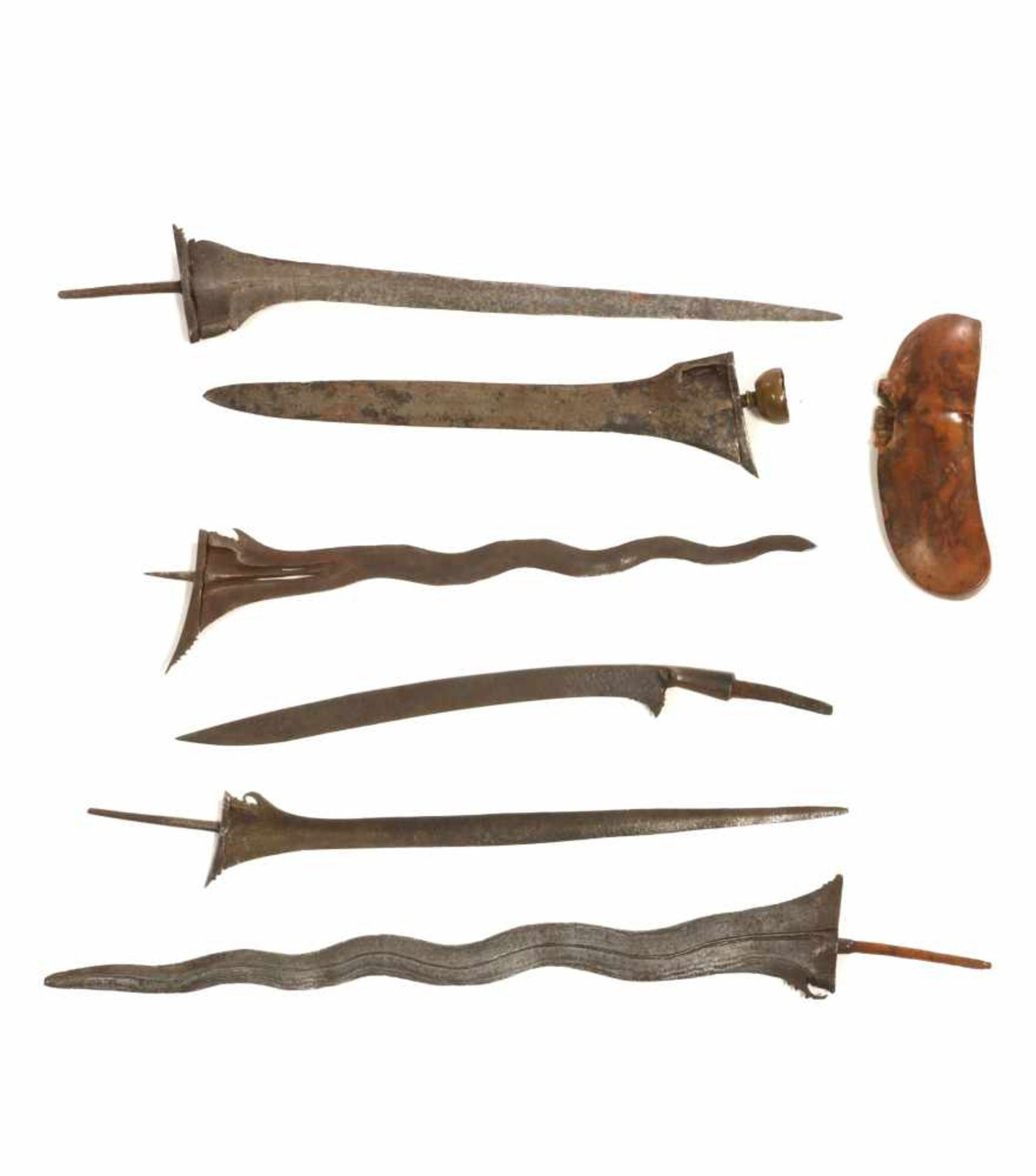 Indonesia, a collection of various keris and keris parts., [ds]300 - Image 2 of 3