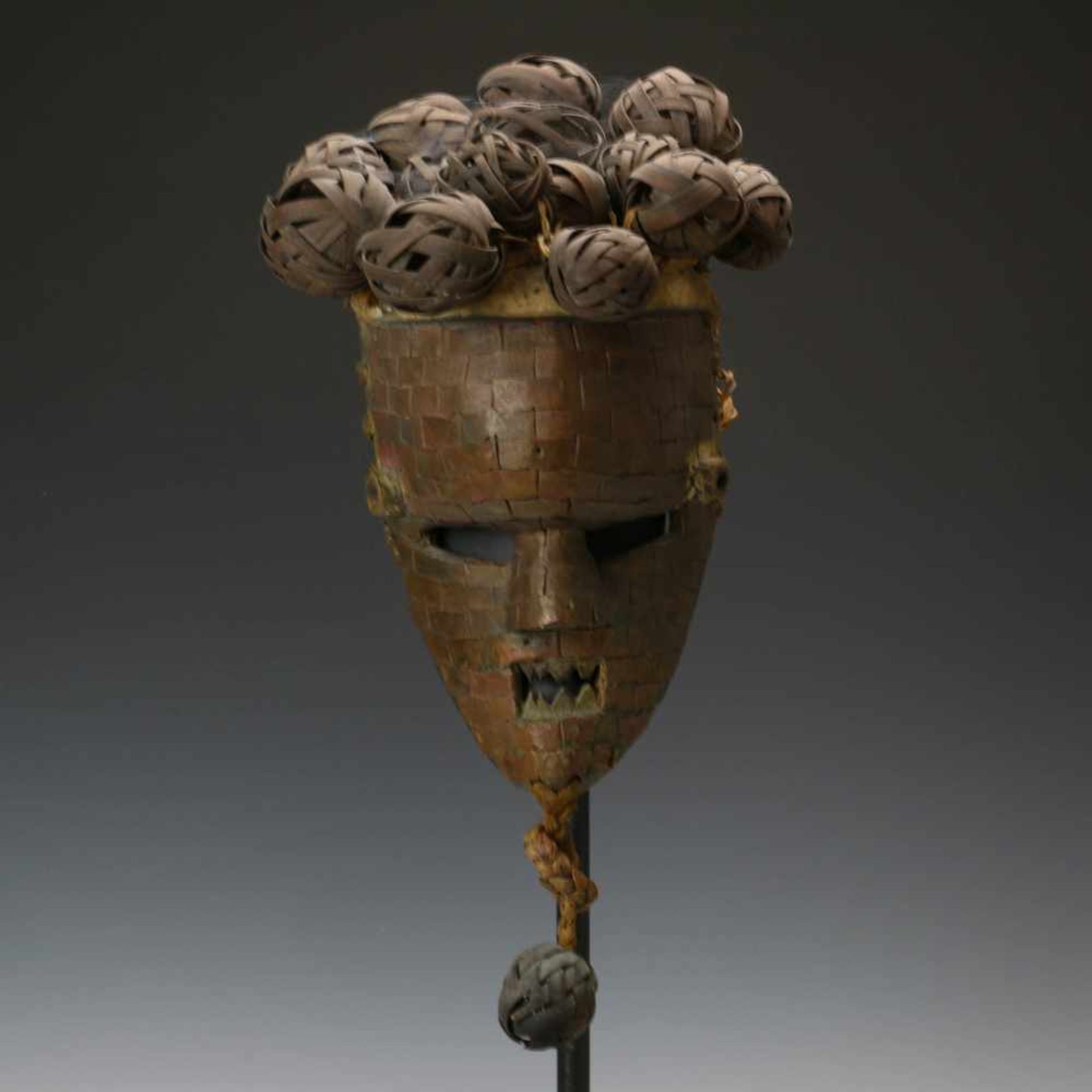 DRC., Salampasu, initiation maskwith copper plating an rattan bindings., h. 23 cm. [1]300
