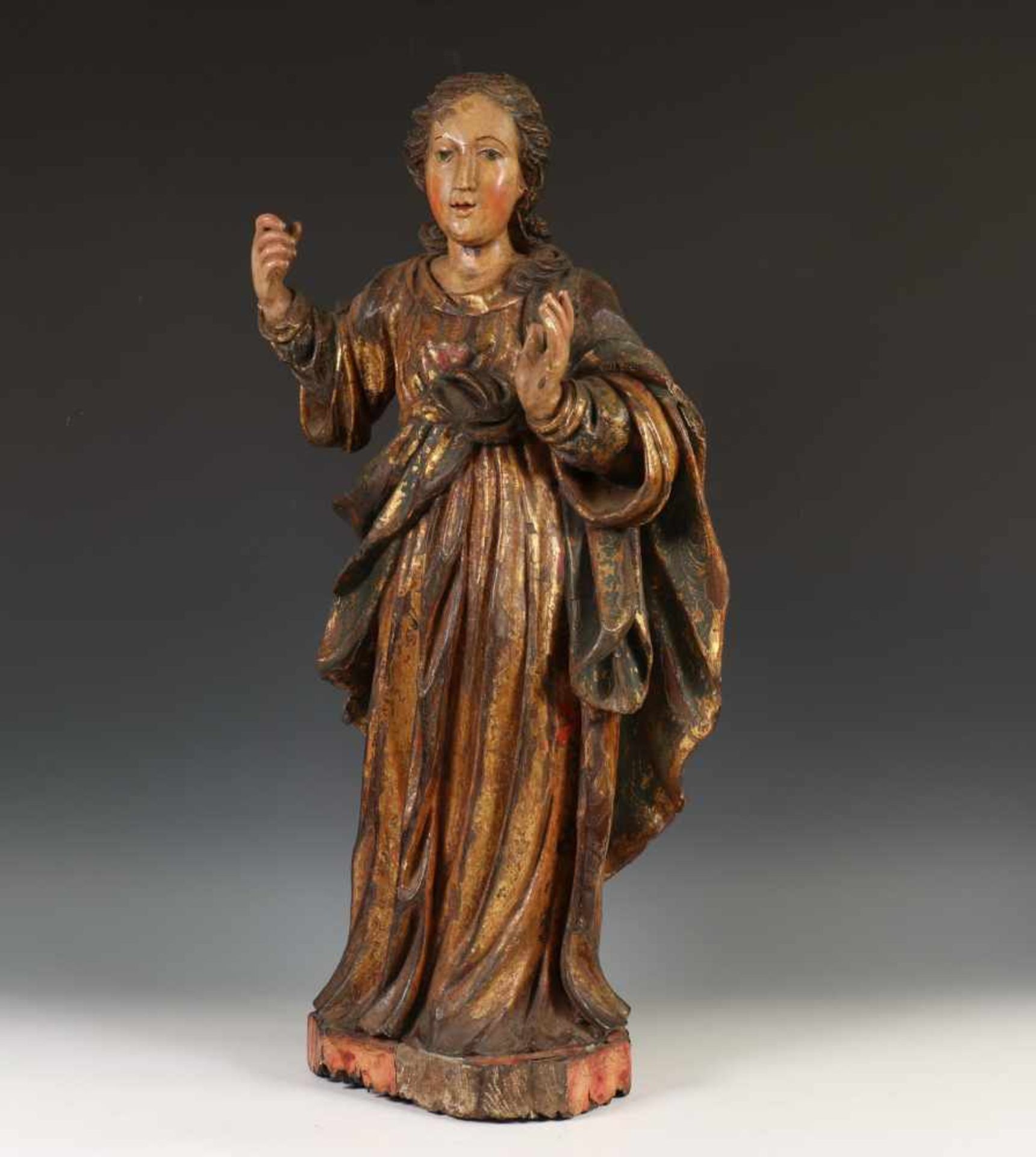 Spanje, gestoken en polychroom houten sculptuur, 18e eeuw;Madonna, staand met vergulde mantel met - Bild 2 aus 4