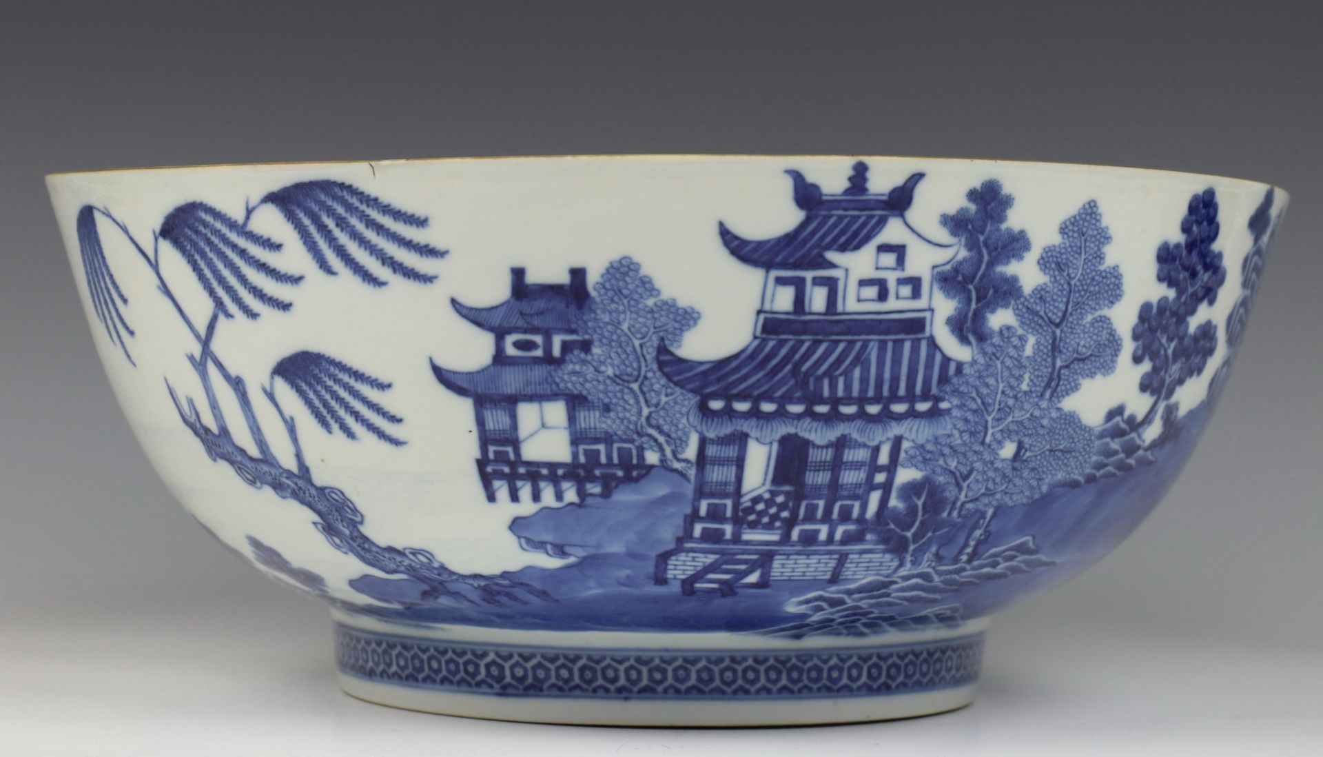 China, grote blauw wit porseleinen kom, Qianlong,