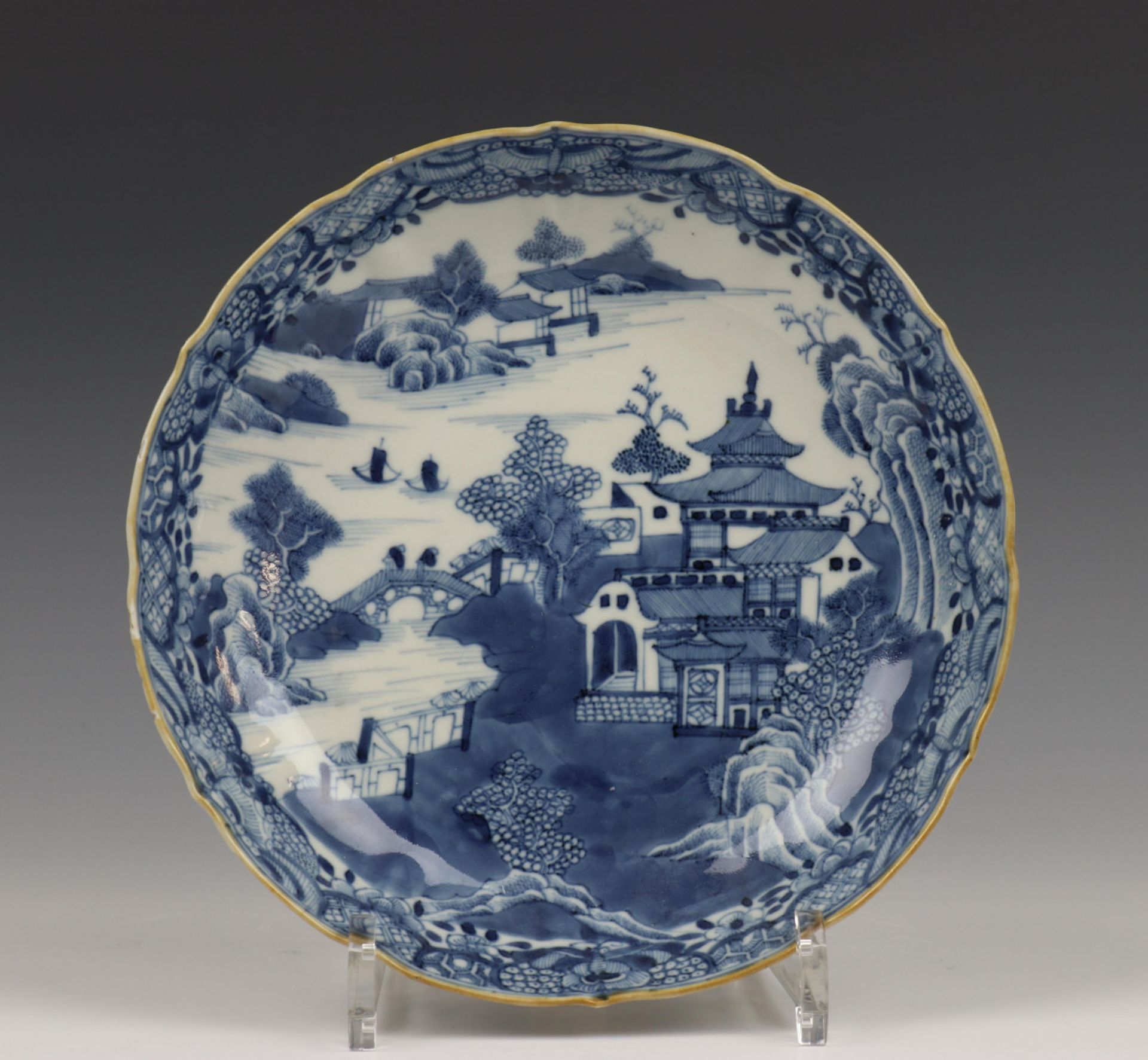 China, blauw-wit porseleinen bord, Qianlong,