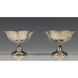 Paar gehamerde coupes, Art Deco,