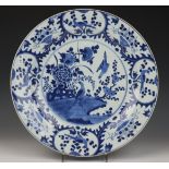 China, blauw-wit porseleinen schotel, 18e eeuw,