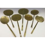 Collectie van acht verschillende schuimspanen, 18e eeuw,