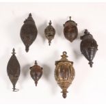 India, collectie van negen opengewerkte metalen potpourri houders