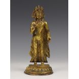 Nepal, verguld bronzen staande Bhodisatva Maitreya, 20ste eeuw