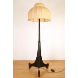 Zwart gebeitst houten staande schemerlamp, art deco,