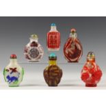 China, collectie van zes glazen snuifflesjes, 19e-20e eeuw,