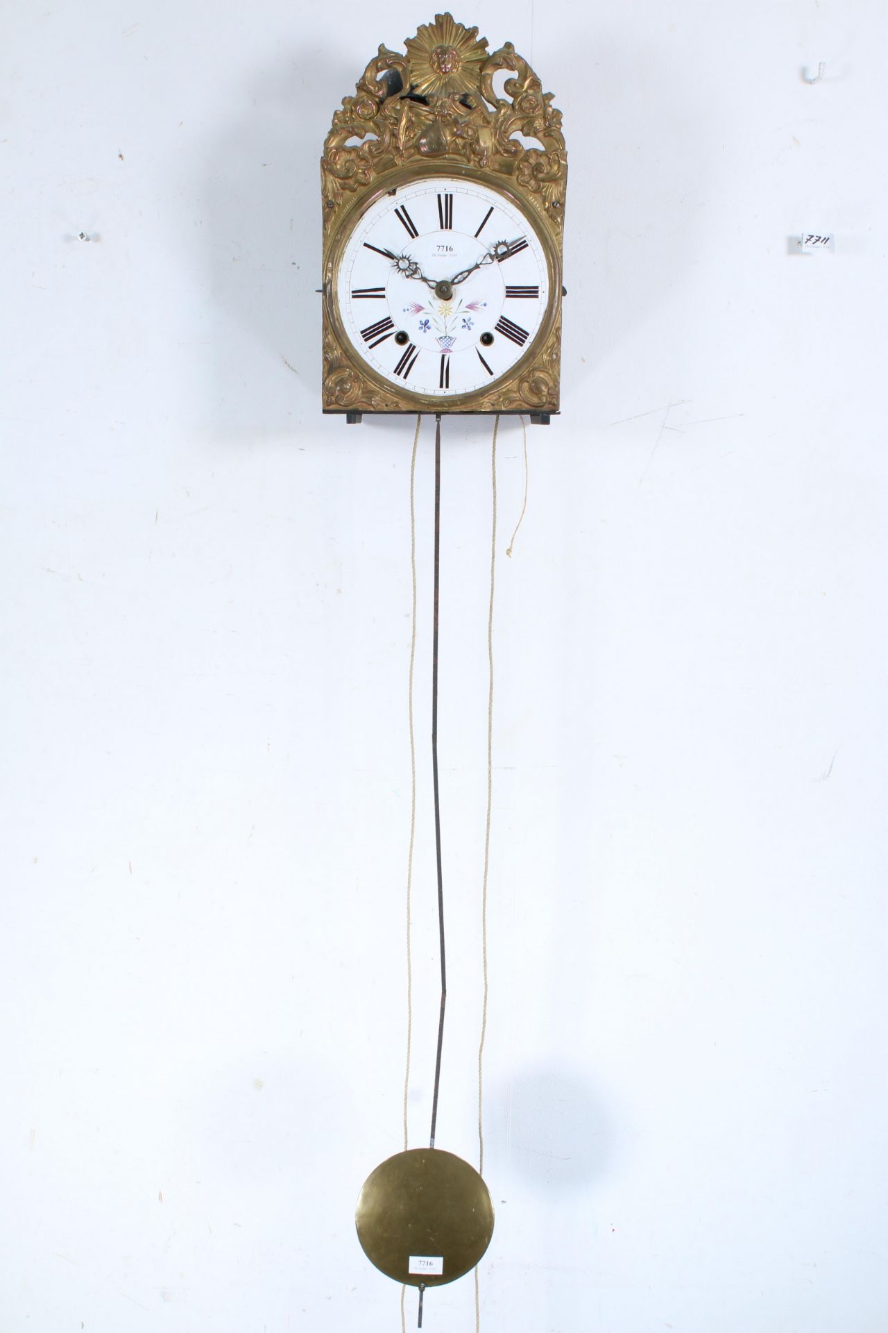 Frankrijk, comtoise klok met emaille wijzerplaat, 19e eeuw, - Image 2 of 2