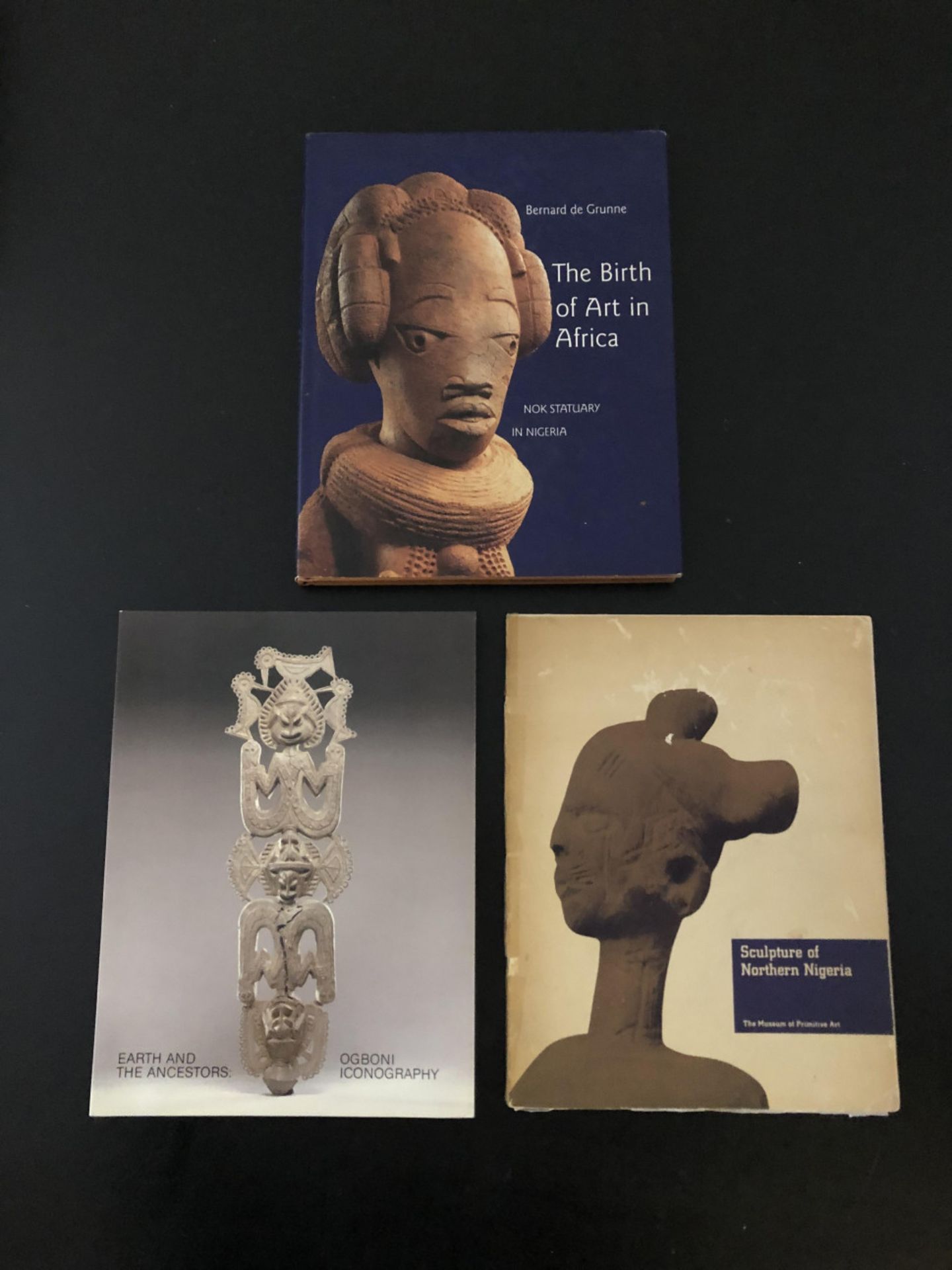 Three publications on Nigerian Arts Earth and Ancestors, galerie Balolu, Amsterdam 1988. The Brith
