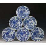 China, serie van zes blauw wit porseleinen borden, Kangxi,