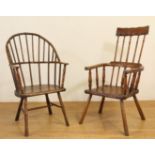 Amerika, twee iepenhouten Windsor fauteuils, vroeg 18e eeuw,