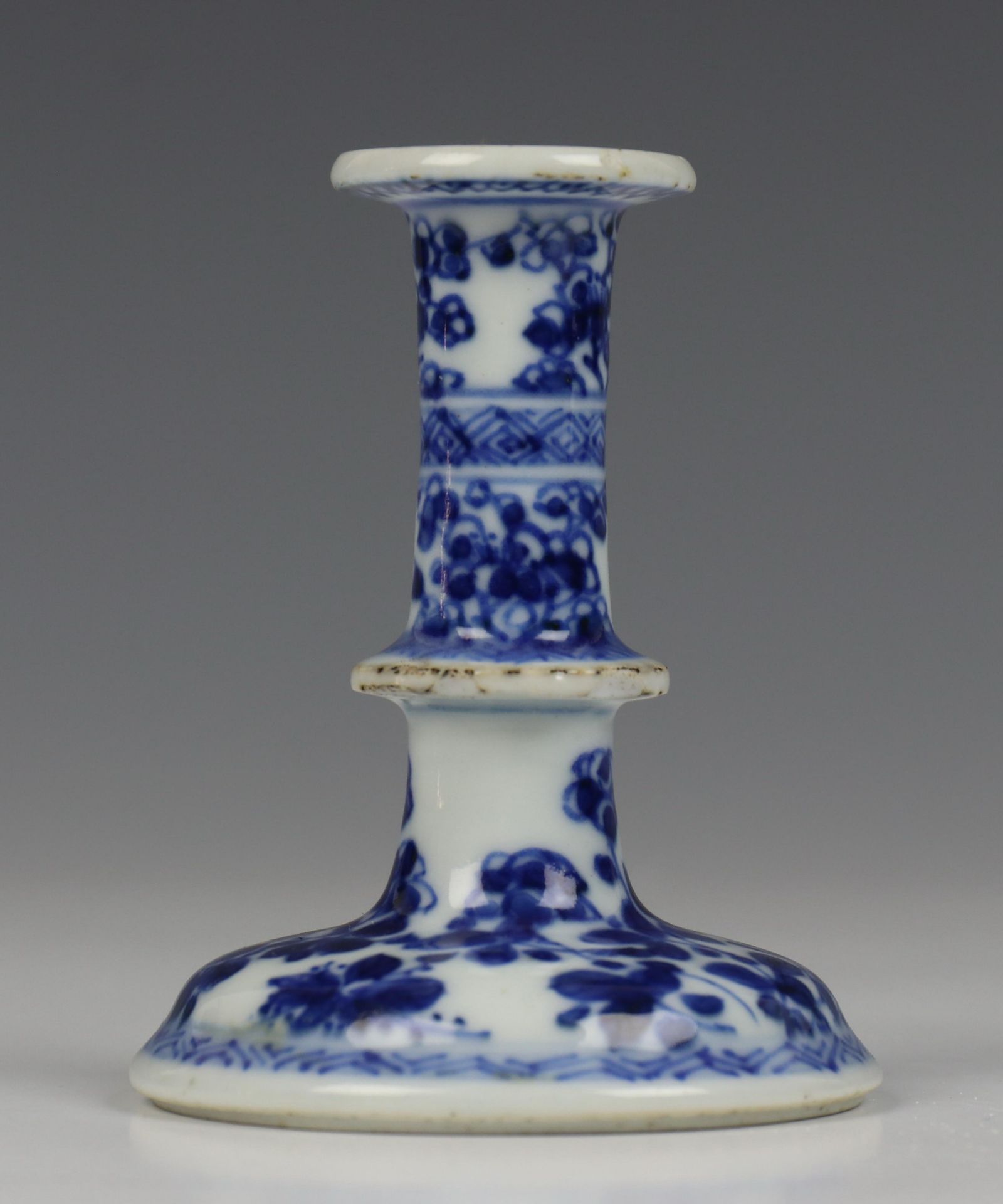 China, blauw-wit porseleinen miniatuur kandelaar, Kangxi,