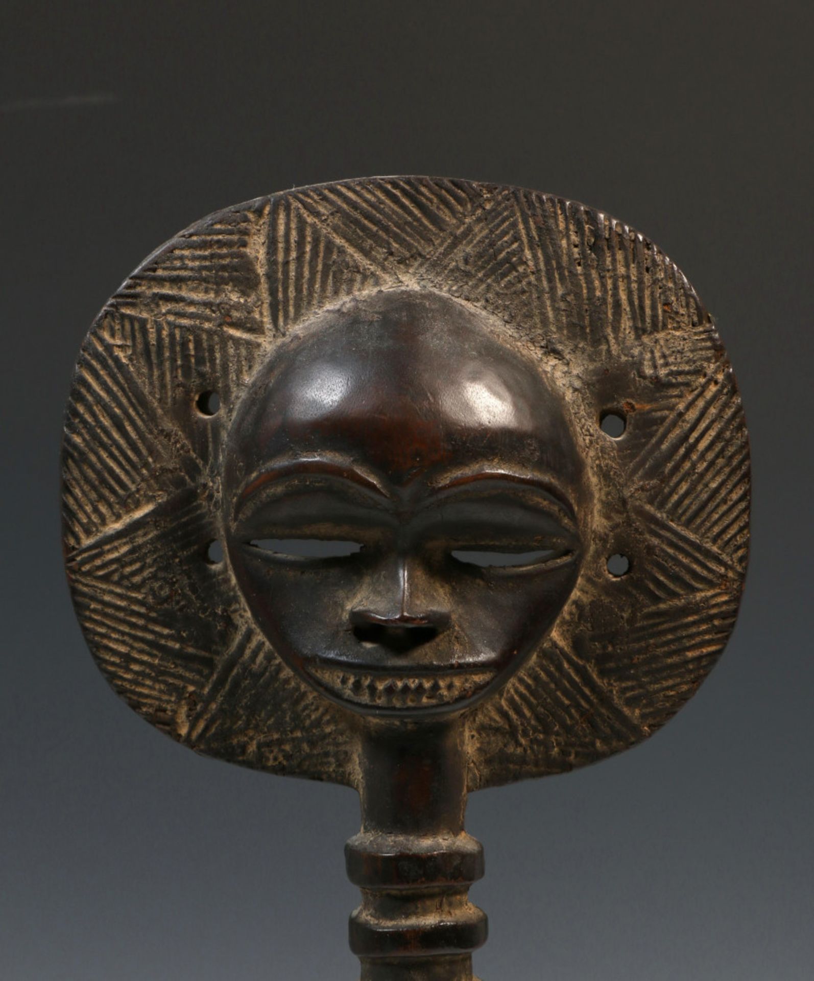 Nigeria, Eket, ceremonial scepter, possibly old, and West Africa, ceremonial staff, decorated with m - Bild 4 aus 4