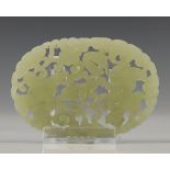 China, opengewerkte ovale celadon jade plaquette, late Qing-dynastie,
