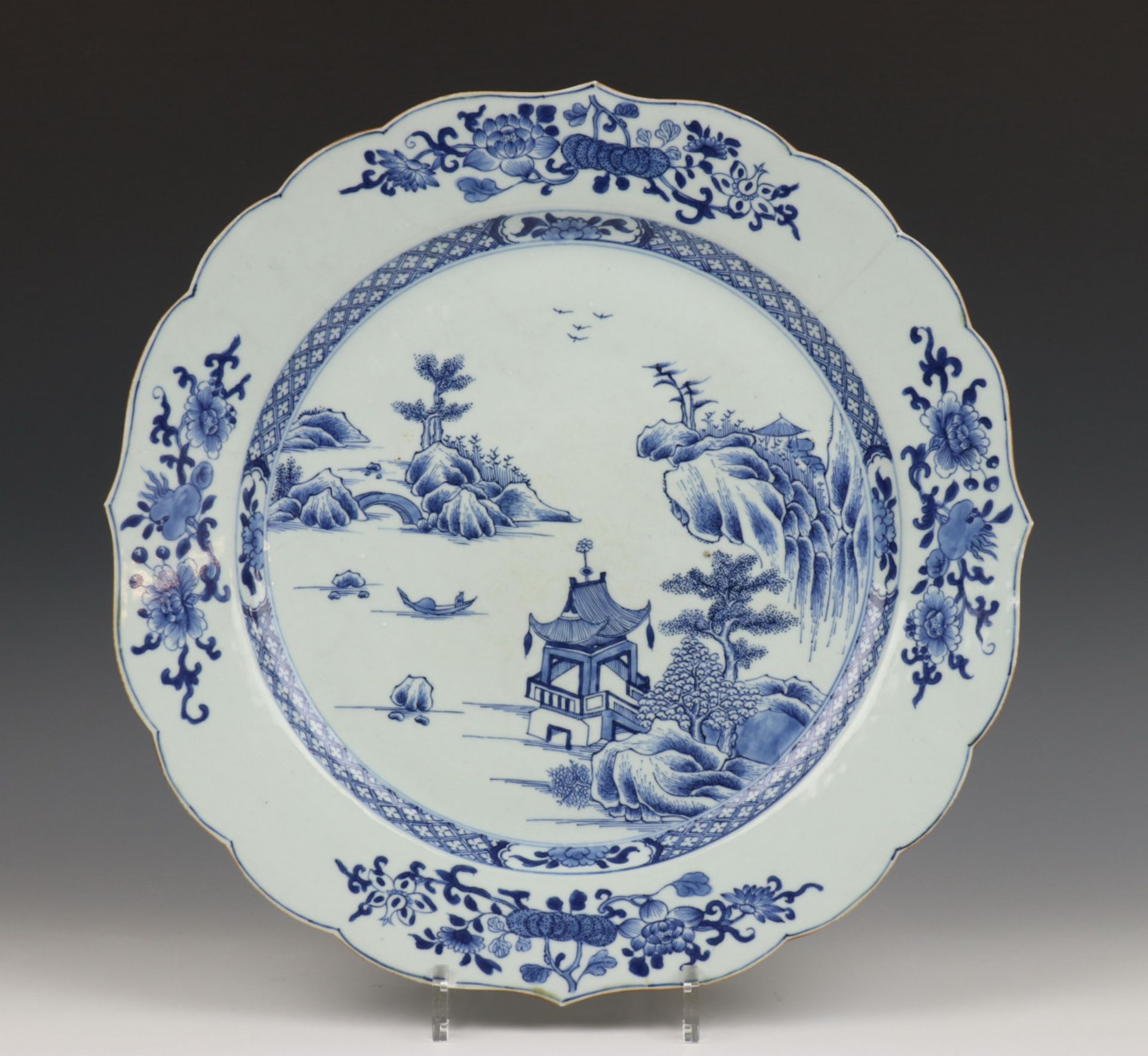 China, blauw-wit porseleinen schotel, Qianlong,
