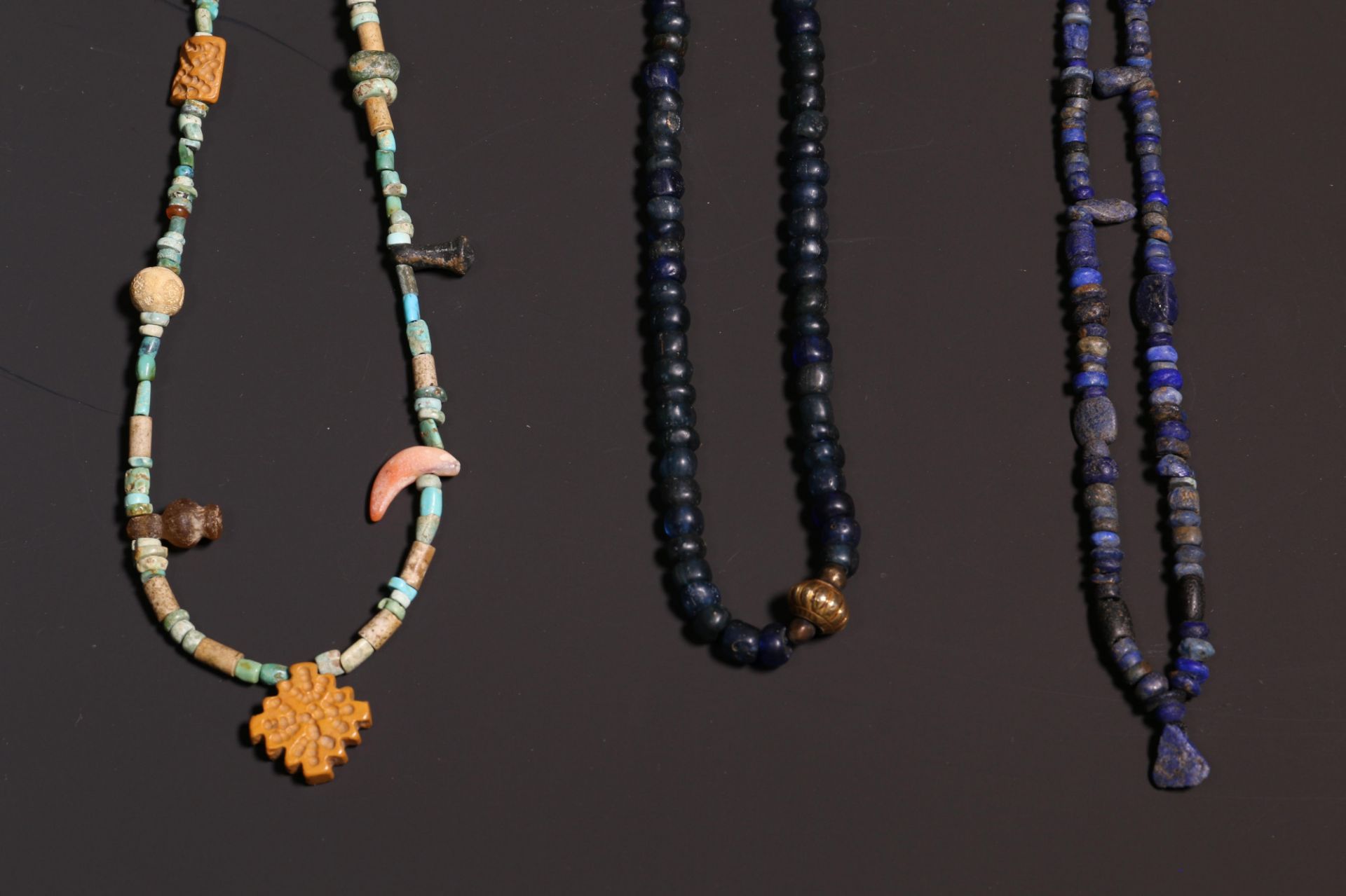 Egypt, two beaded necklaces with antique amulets and South America, two turquoise necklaces with pen - Bild 3 aus 5