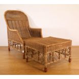 Bamboe en rotan fauteuil met hocker.