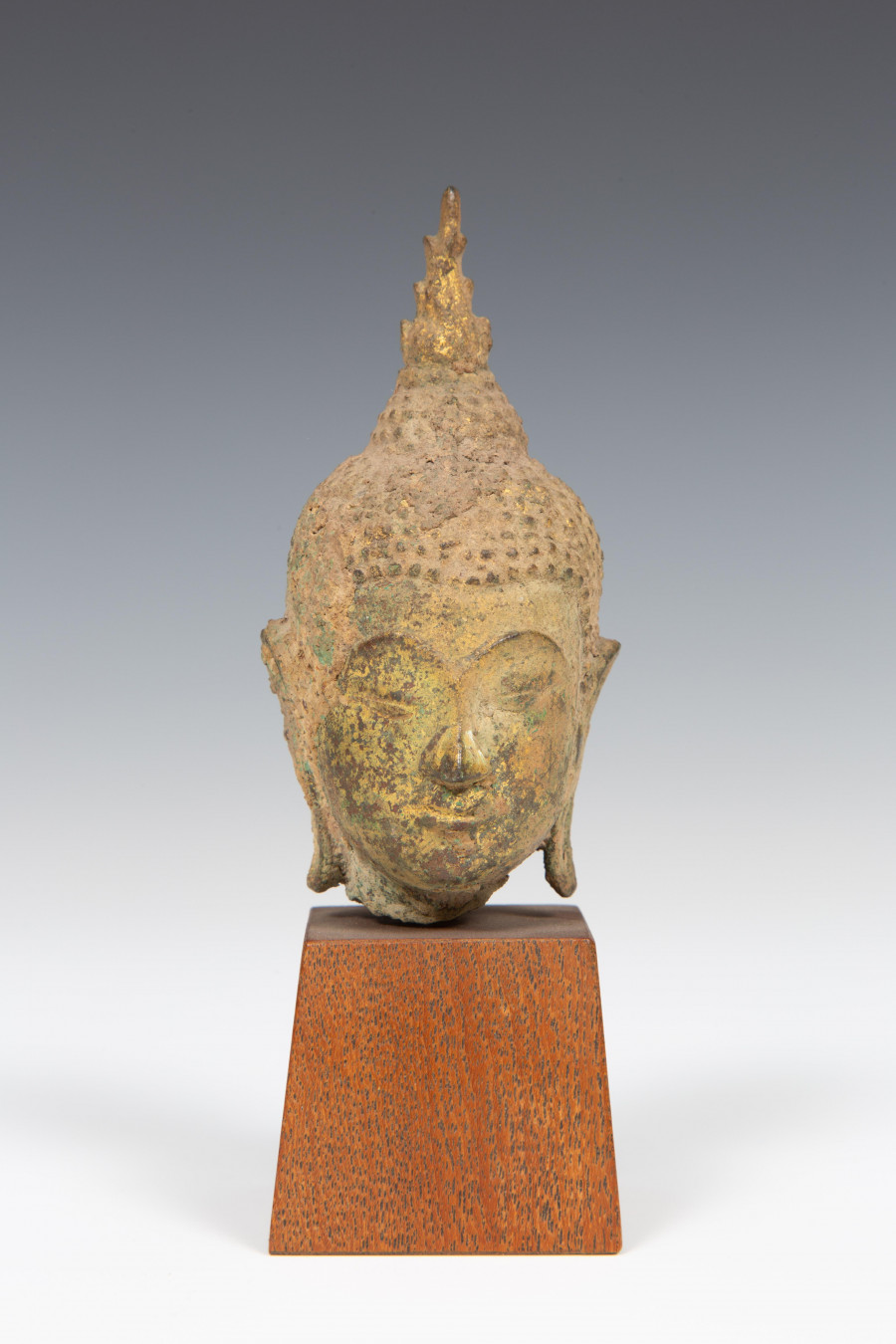 Thailand, bronzen en verguld Boeddha hoofd, Ayutthaya, 17e eeuw, - Image 2 of 4
