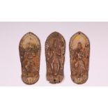 Nepal, drie repousse amuletten, eind 19e eeuw,