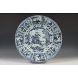 Delft, blauw-witte aardewerken chinoiserie schotel, 17e eeuw,