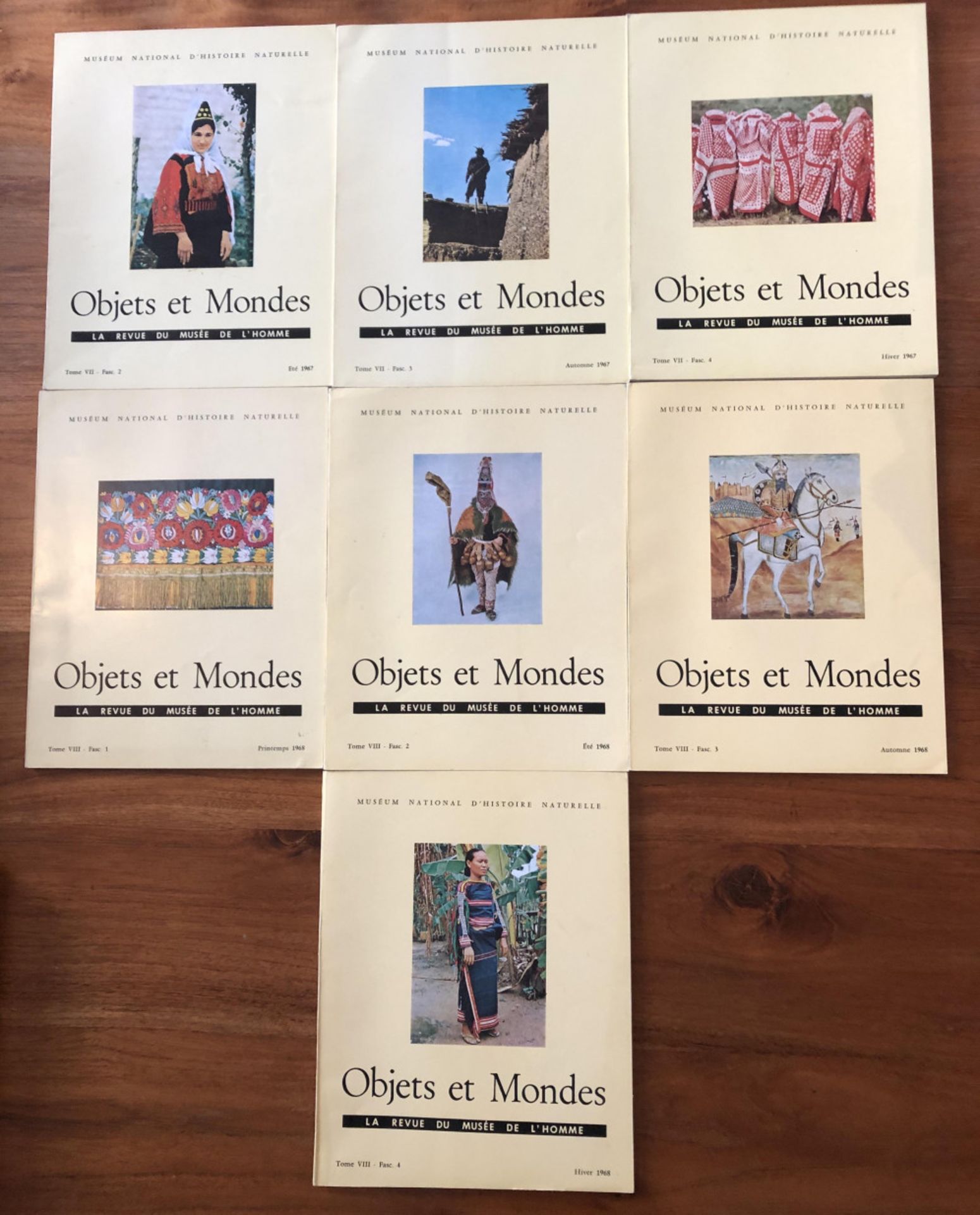 Collection of 15 issues of 'Objets et Mondes la revue du musée de l'homme, muséum national d'hist - Image 2 of 4