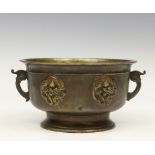 China, bronzen 'draken' kom, 18e eeuw,