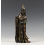 China, zwart gepatineerd bronzen sculptuur van Guanyin, eind 19e eeuw,