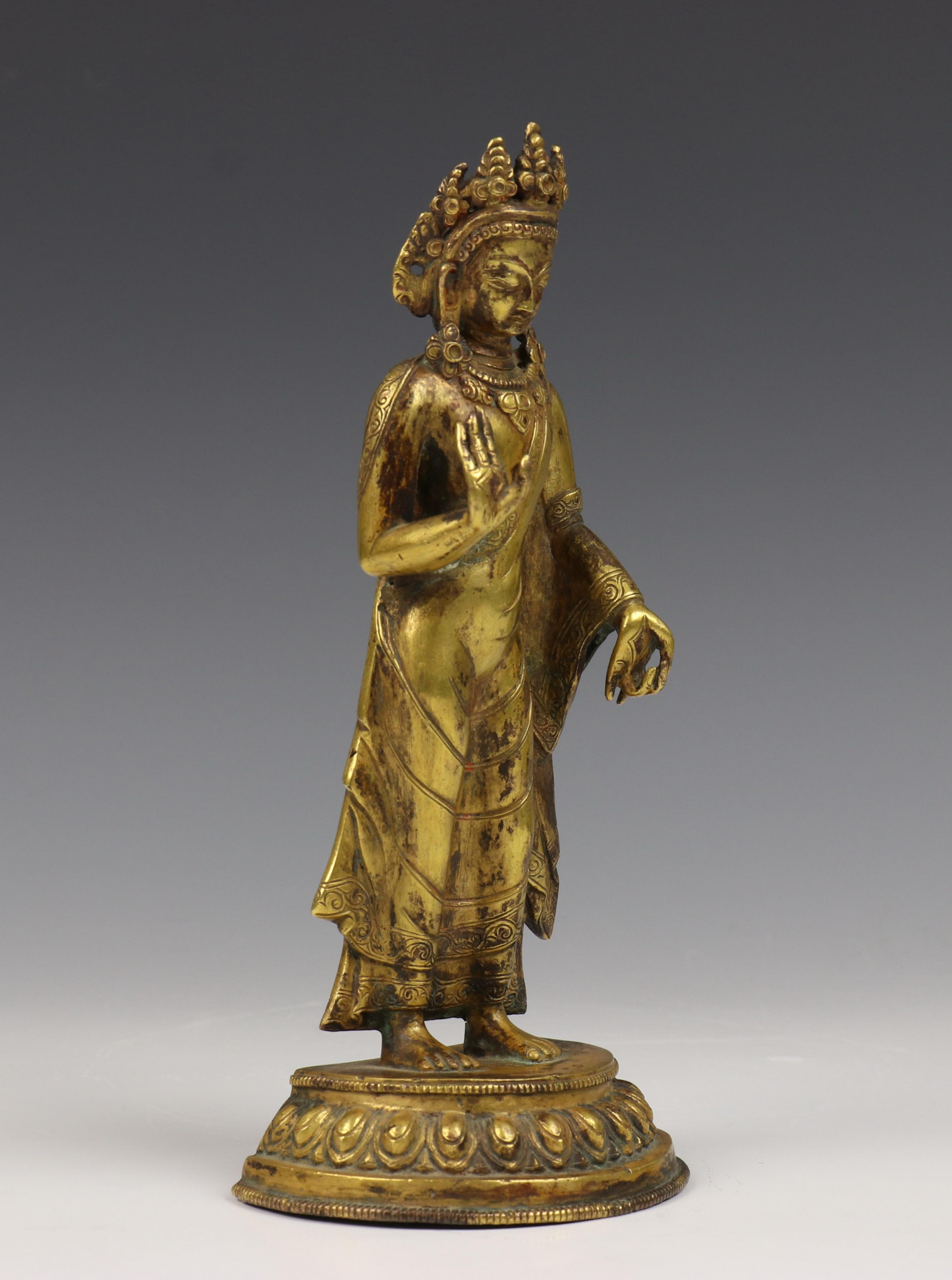Nepal, verguld bronzen staande Bhodisatva Maitreya, 20ste eeuw - Image 3 of 5
