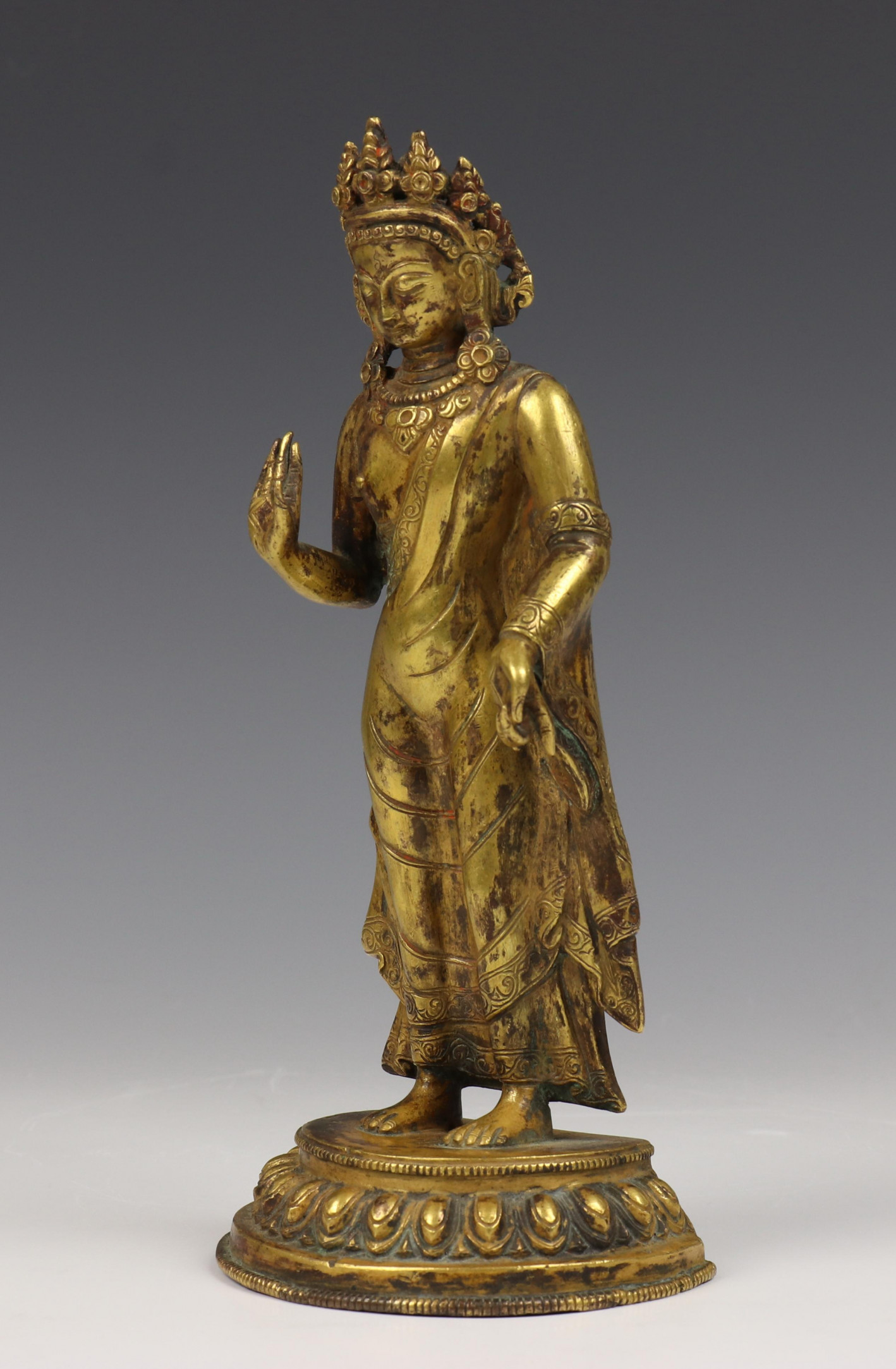 Nepal, verguld bronzen staande Bhodisatva Maitreya, 20ste eeuw - Image 5 of 5
