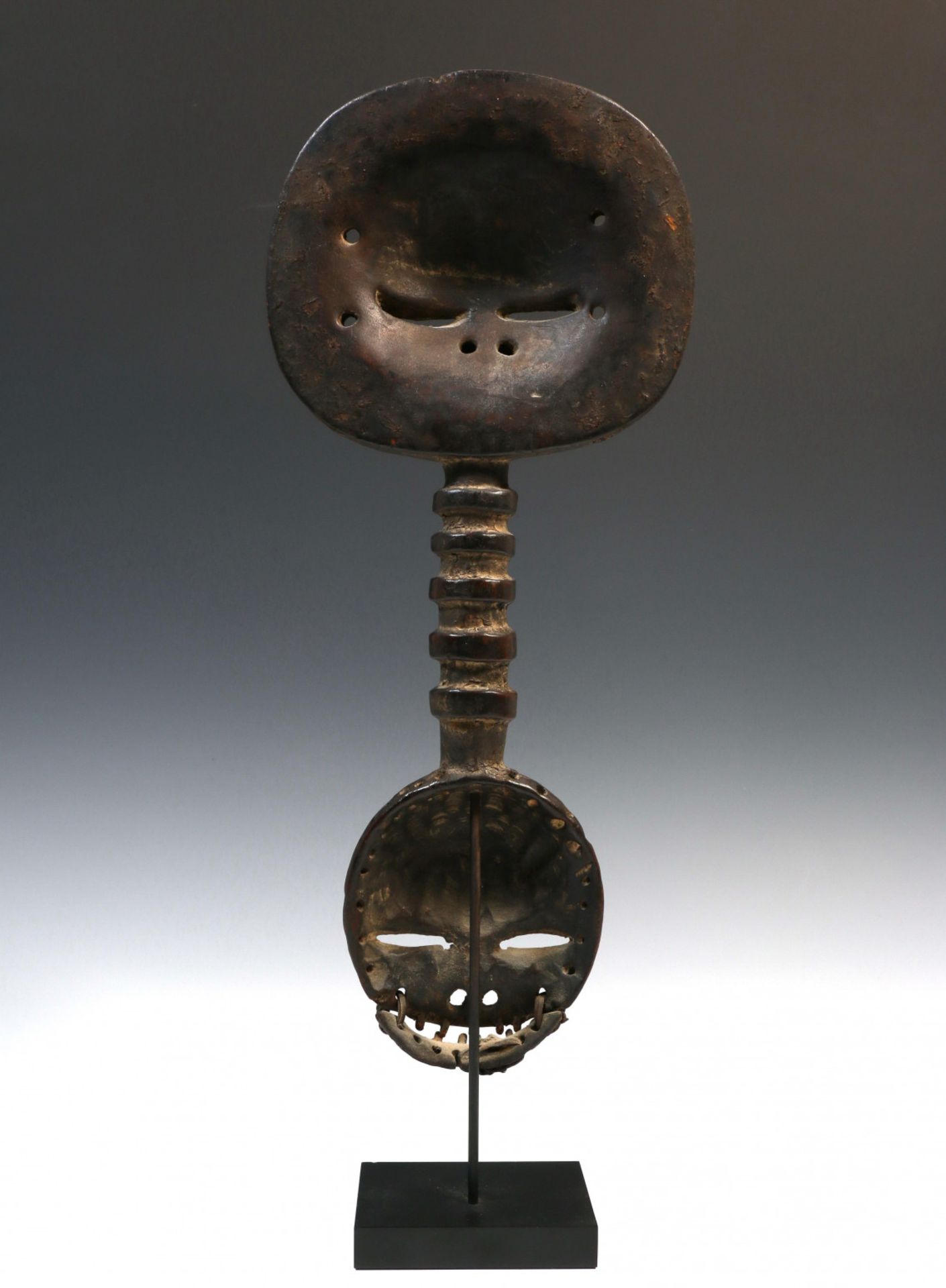 Nigeria, Eket, ceremonial scepter, possibly old, and West Africa, ceremonial staff, decorated with m - Bild 2 aus 4