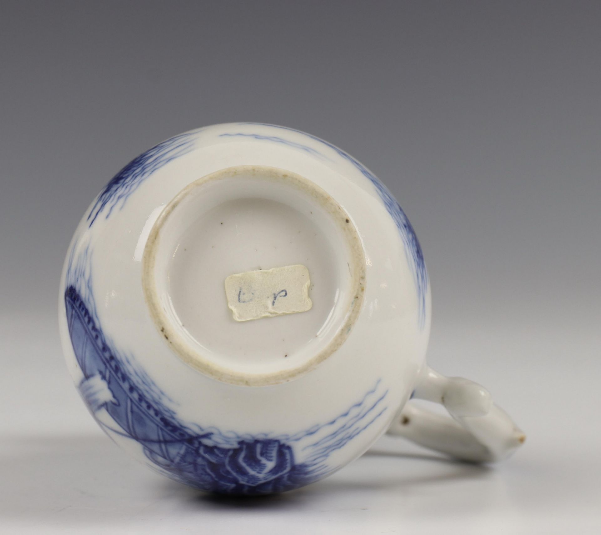 China, blauw-wit porseleinen trekpot, Imari trekpotje en melkkan, 18e eeuw, - Image 15 of 21