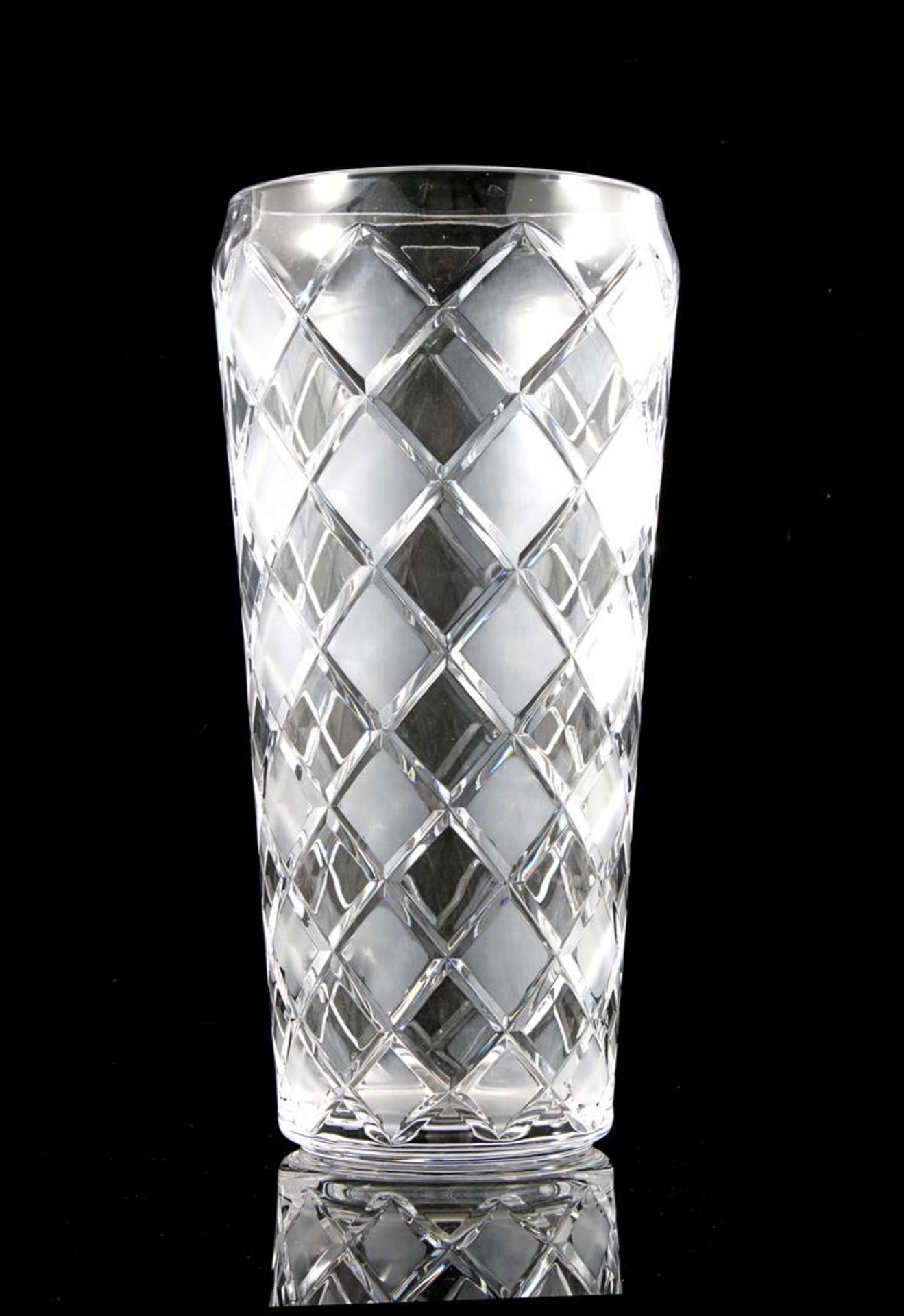 Kristallen vaas ruitjesgeslepen 37,5 cm hoog, 18 cm diameter
