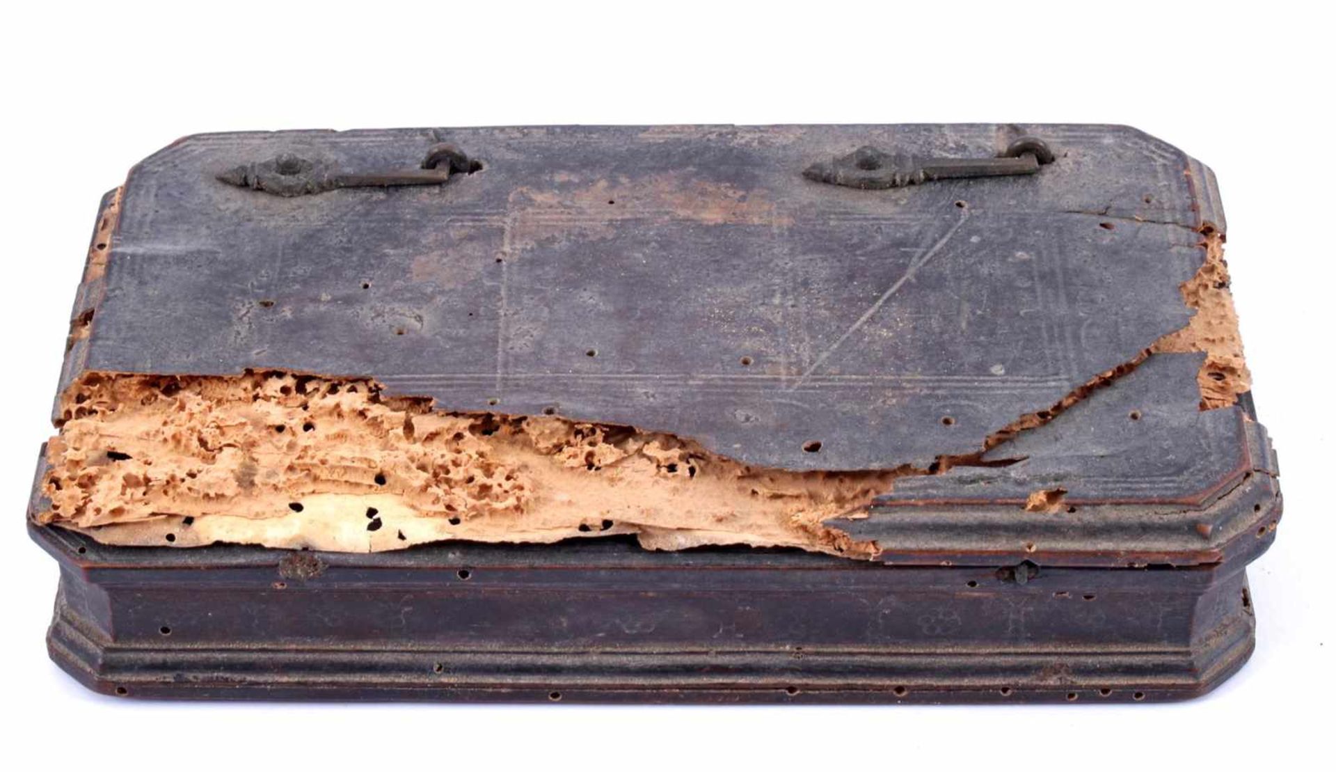 17e of 18e eeuws reisweegschaaltje in houten kistje met veel sporen conflict houtworm, fraaie - Bild 2 aus 2