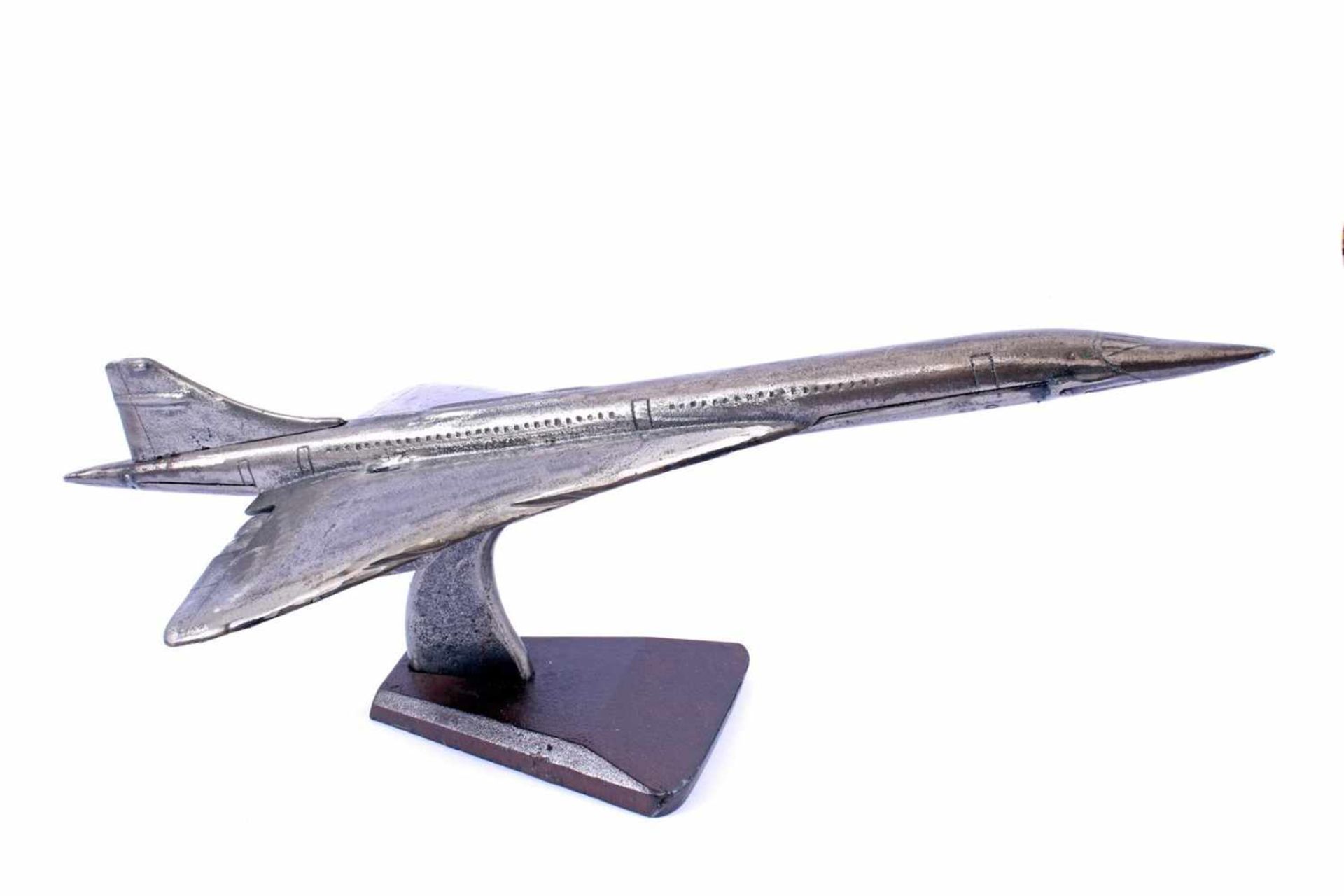 Metalen schaalmodel Concorde 24 cm hoog, 58 cm lang