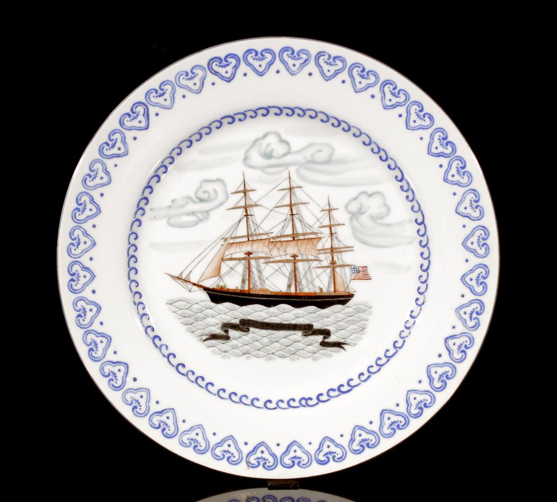 Porcelain saucer with polychrome decoration of the Flying Cloud 1851, China 20th century, 26.5 cm in