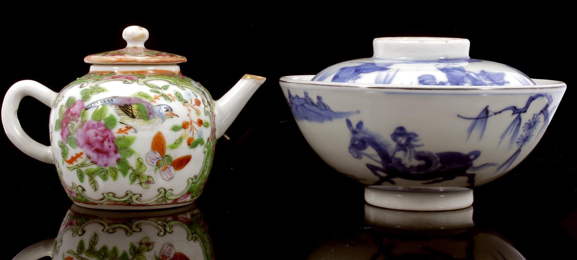Chinese porcelain & nbsp; teapot with polychrome decoration of figures, bird and butterflies, 20th