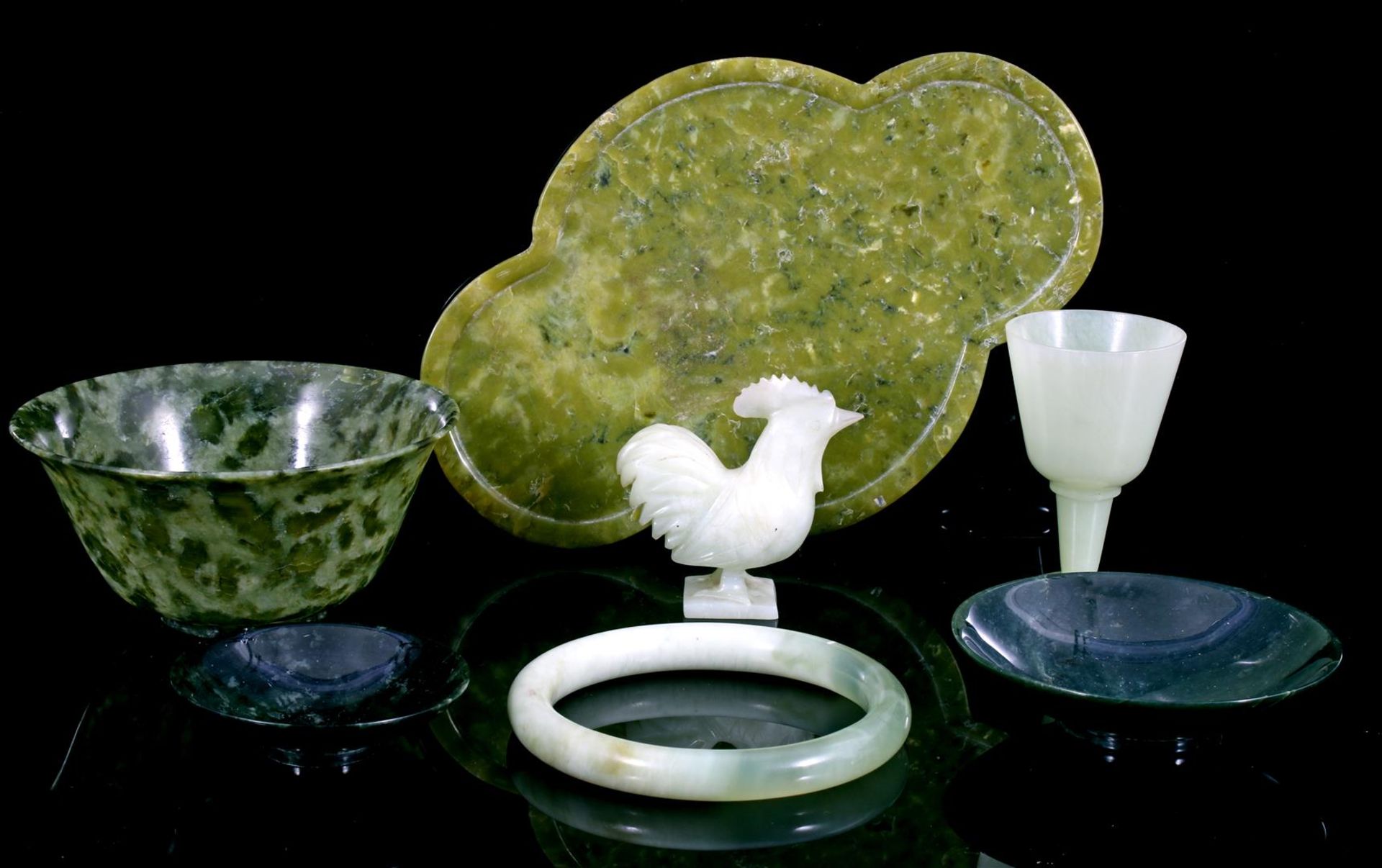 Jade bowl 10 cm diameter, 2 dishes 6 cm and 8 cm, bracelet 8.5 cm diameter, chicken 5.5 cm high, egg
