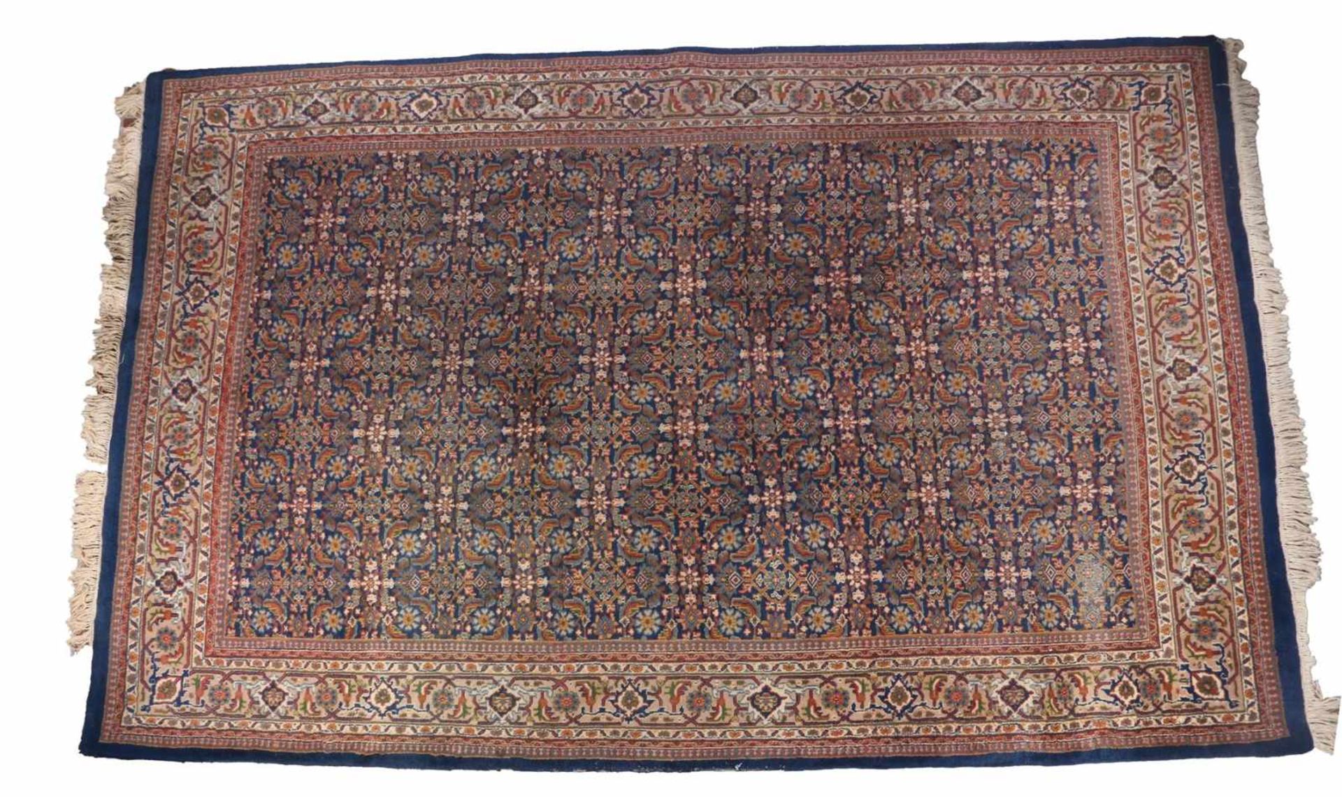 Oriental hand-knotted wool rug, 316x223 cm