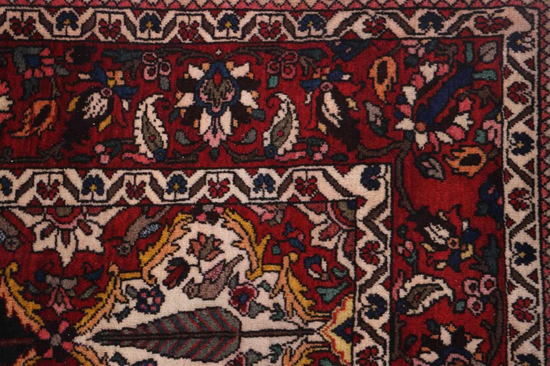 Beautiful Bakhtiar hand-knotted rug 303x208 cm - Image 3 of 4