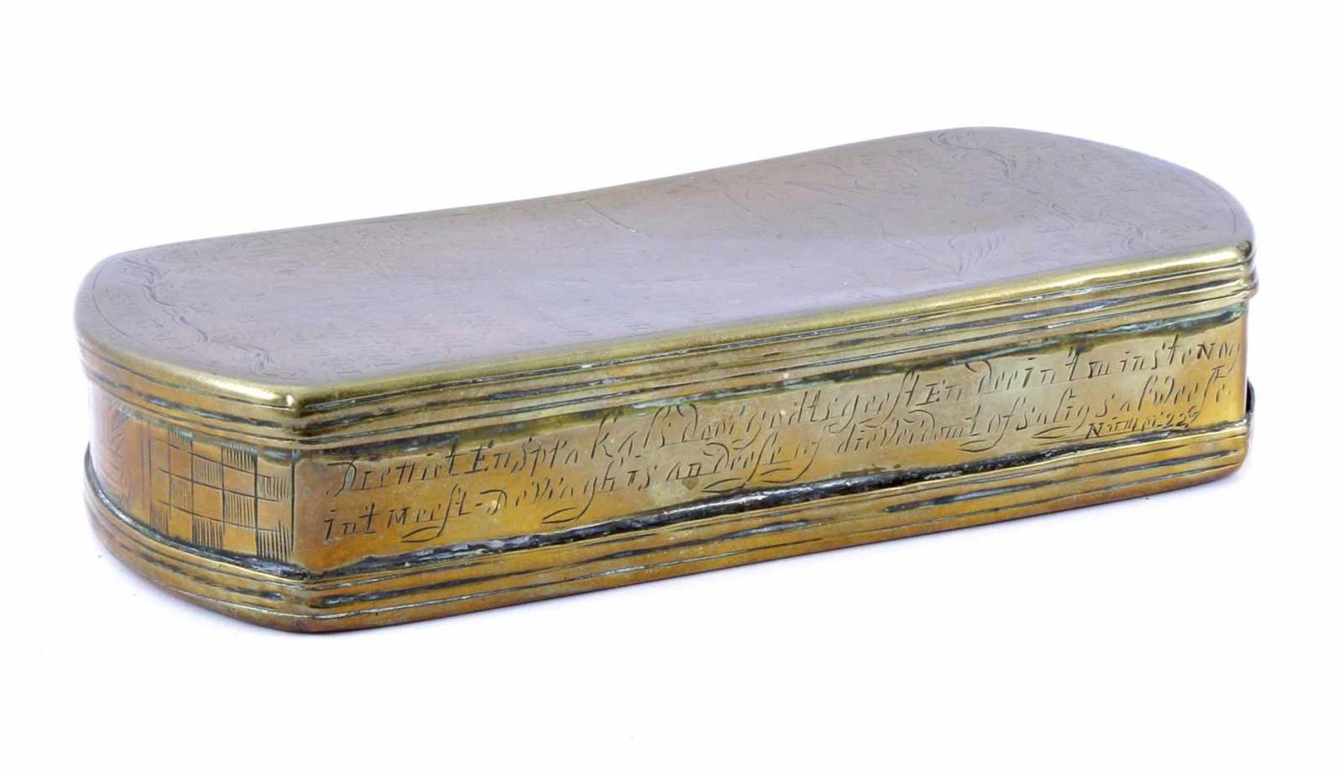 Copper 18th century tobacco box with etched decor and text Matthew 23 verse 37, 3 cm high, 15.7x8