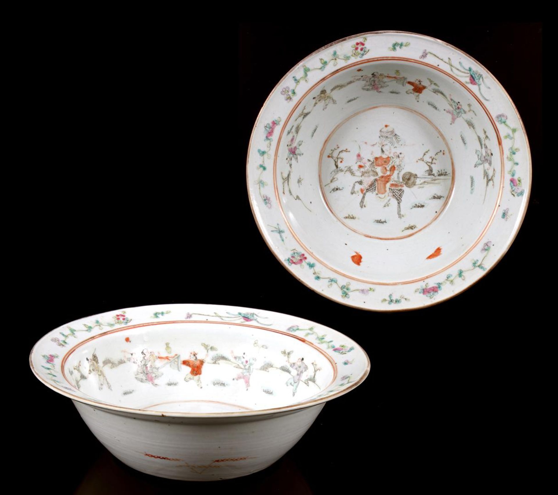 Chinese porcelain bowl with cheerful polychrome painted decoration of figures, 19th century, & nbsp;