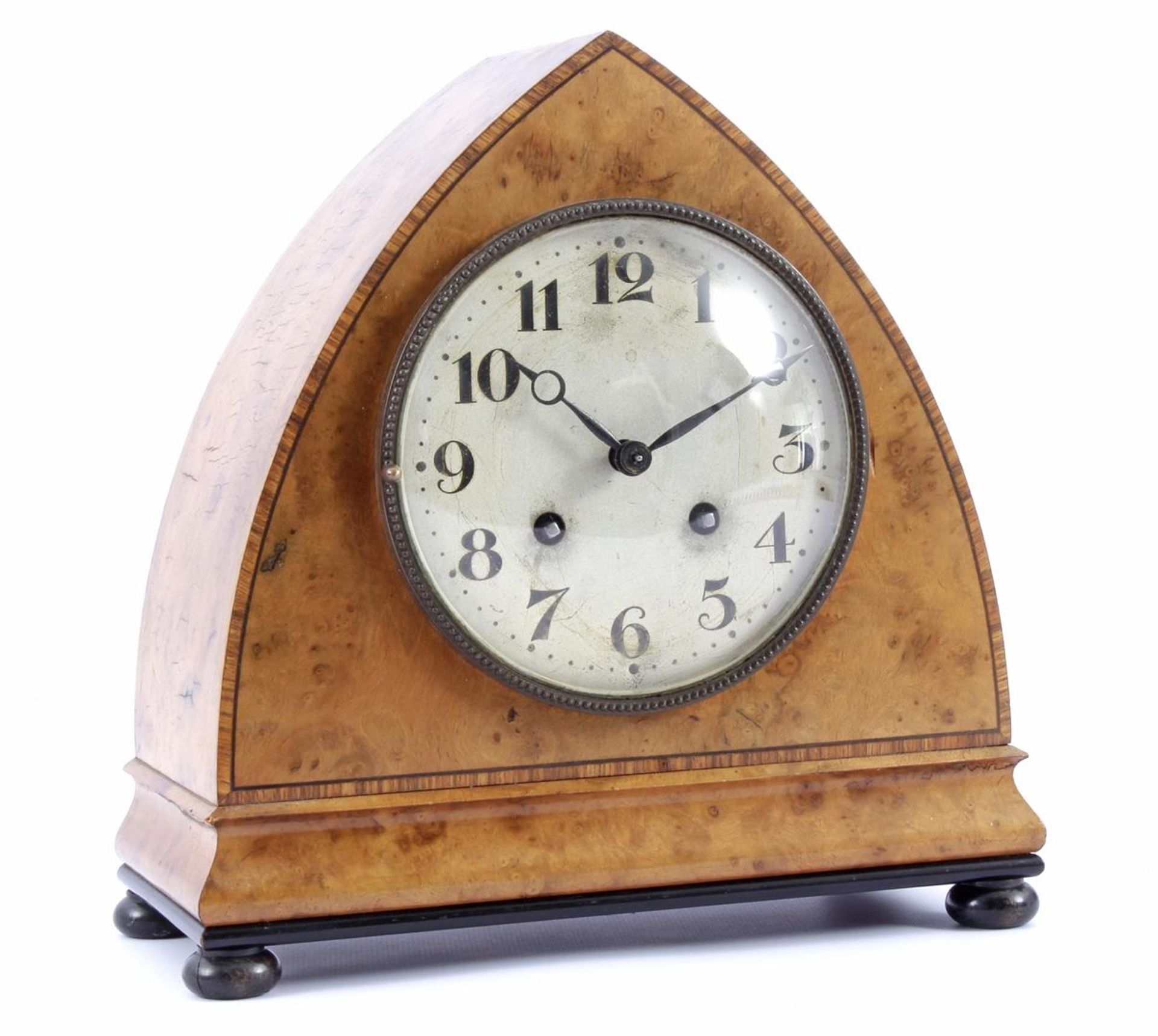 Lenzkirch Art Deco table clock in maple veneer case, 24.5 cm high