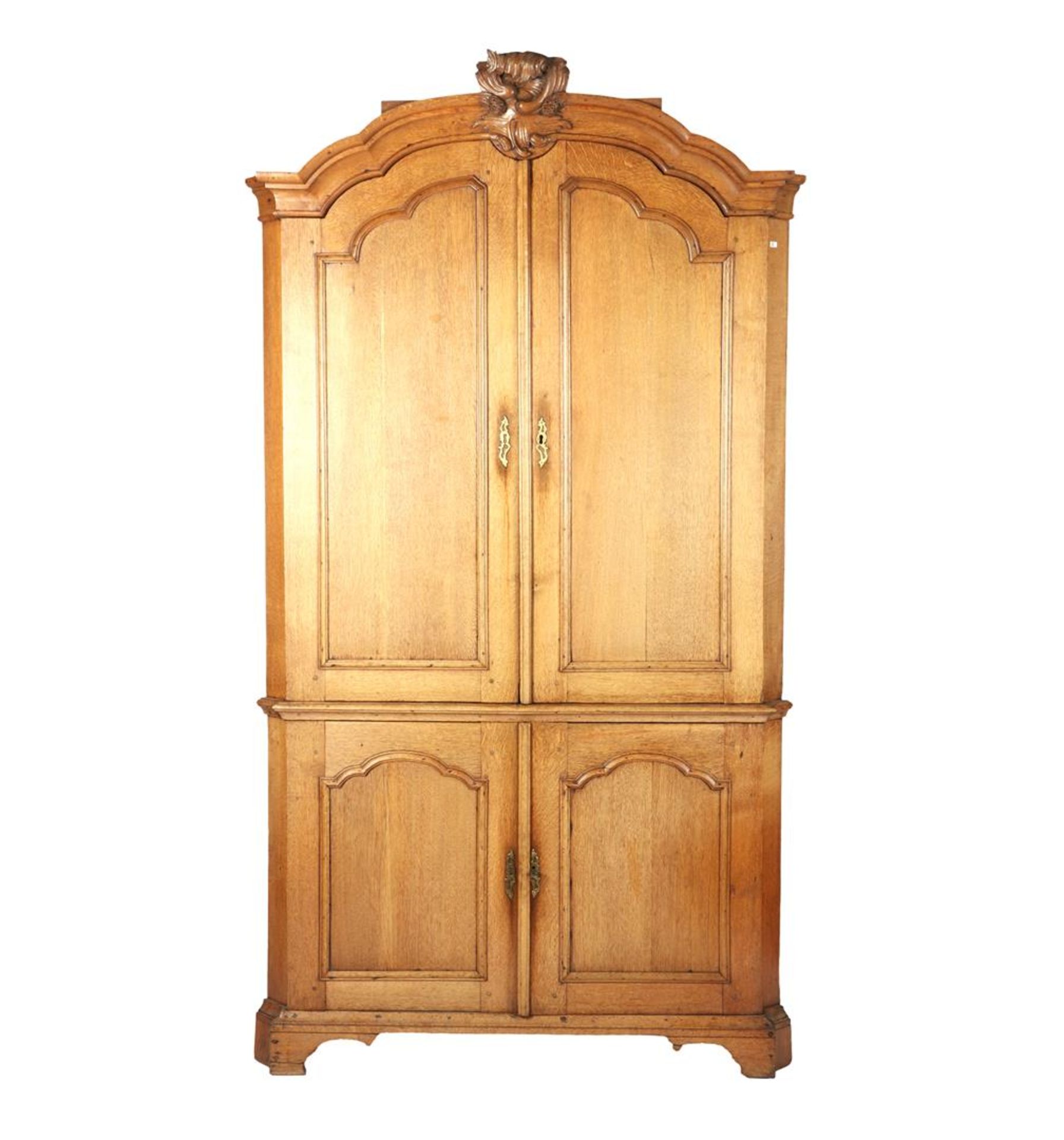 19th century 2-piece oak and pine corner cupboard with contoured seed bead with rocaille, & nbsp;