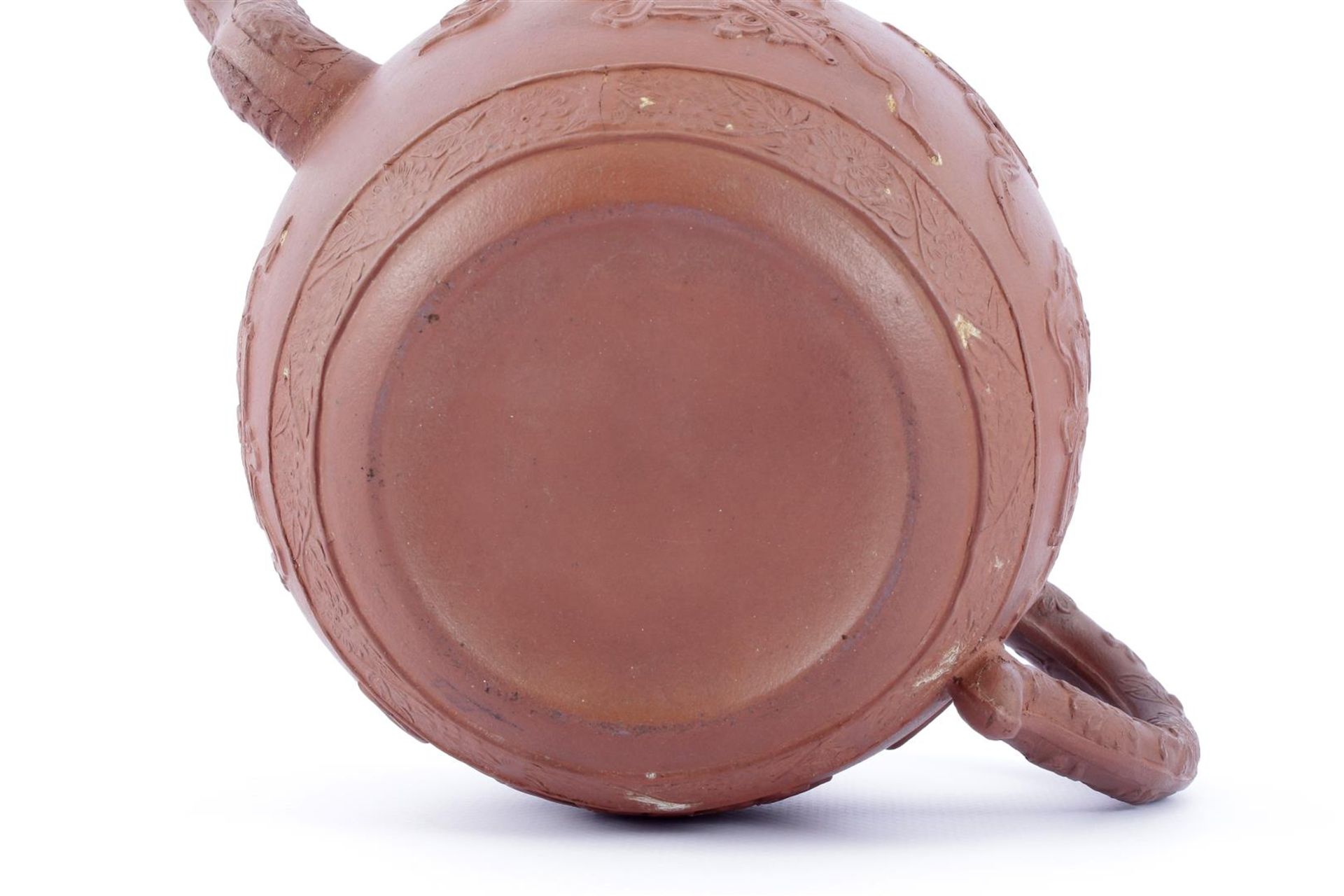 Yixing teapot with beautiful relief decor on the pouring spout, ear and around the pot. Cover - Bild 13 aus 18