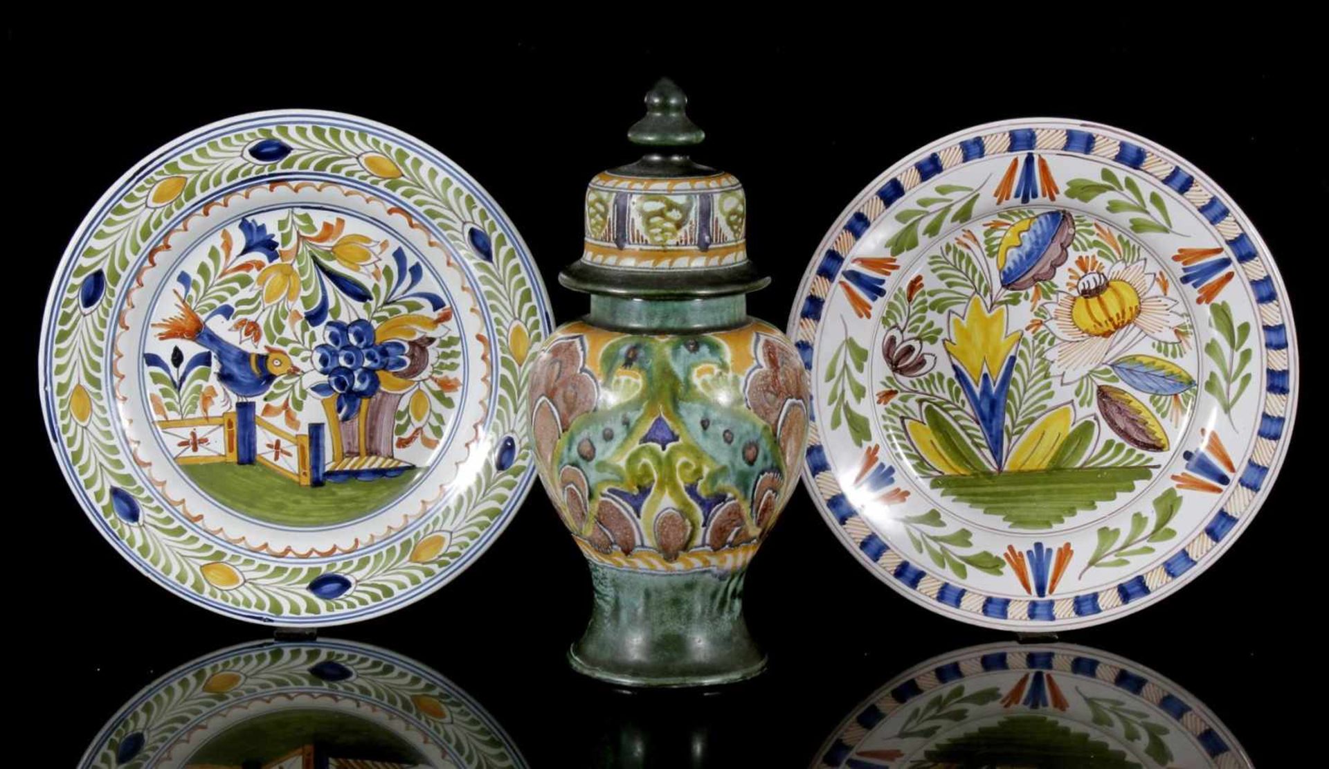 Bargain Dutch pottery b.u. 2 plates Tichelaar Makkum 23 cm diameter and covered vase pottery
