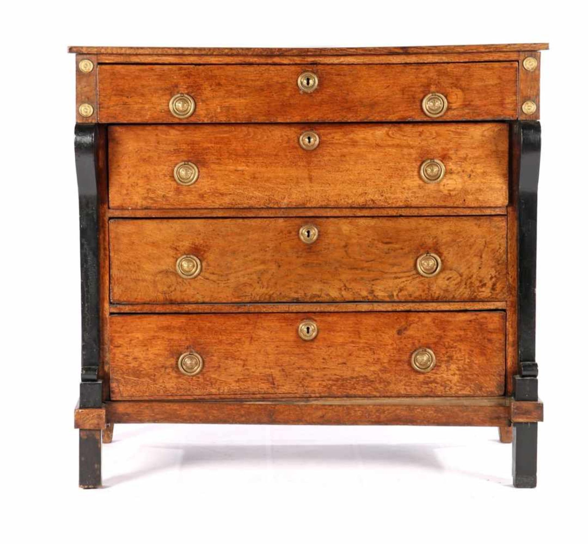 Oak chest of drawers with 4 drawers, Holland approx. 1820, 95 cm high, 100.5 cm wide, 49 cm deep