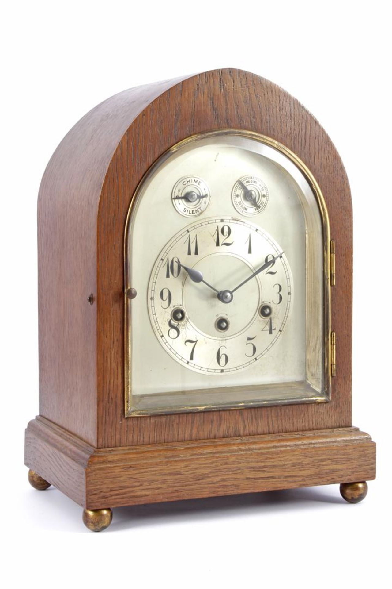 Table clock in oak cabinet, 37 cm high