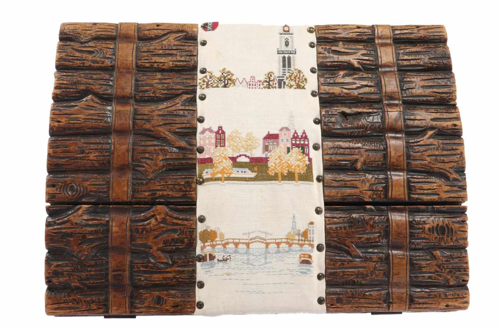 Late 19th century pinewood Black Forest chest with inlaid sampler, 44 cm high, & nbsp; 55 cm - Image 2 of 2