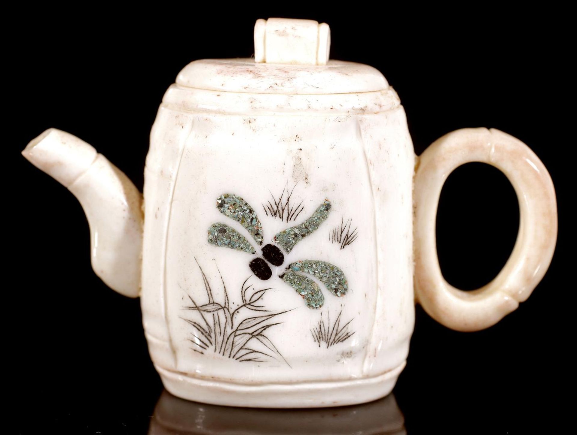 Miniature ivory teapot with engraved decoration, Japan ca.1920, 5.5x8 cm, 54.6 grams. With - Bild 2 aus 2